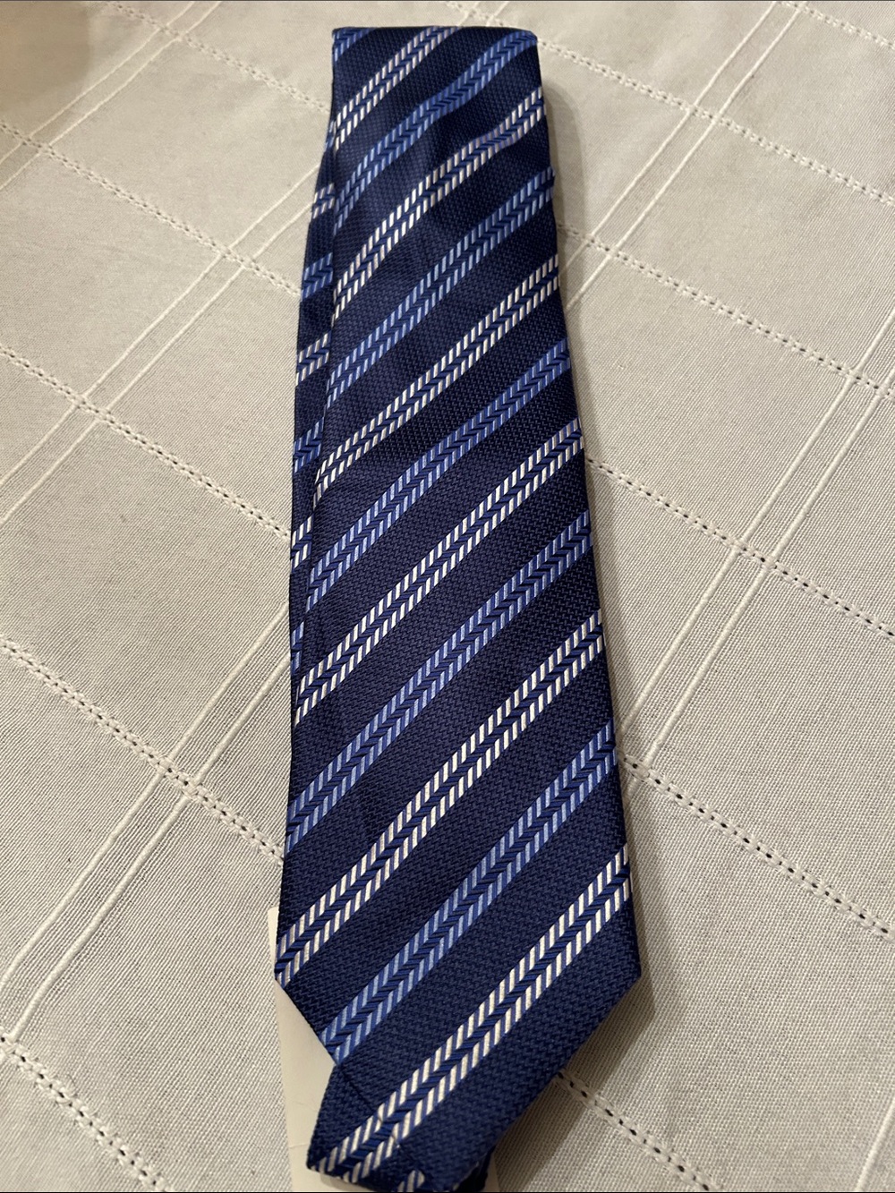 David Donahue Men's Blue Patterned Silk Tie